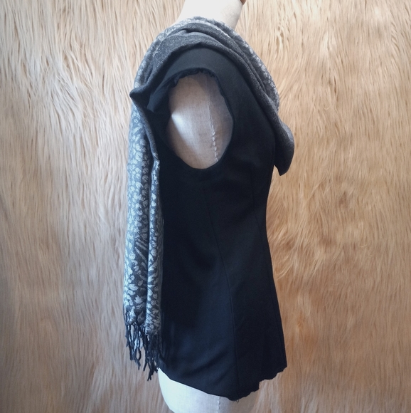 💕2/$15💕 ZARA Black Slip-On Blouse - Picture 5 of 8